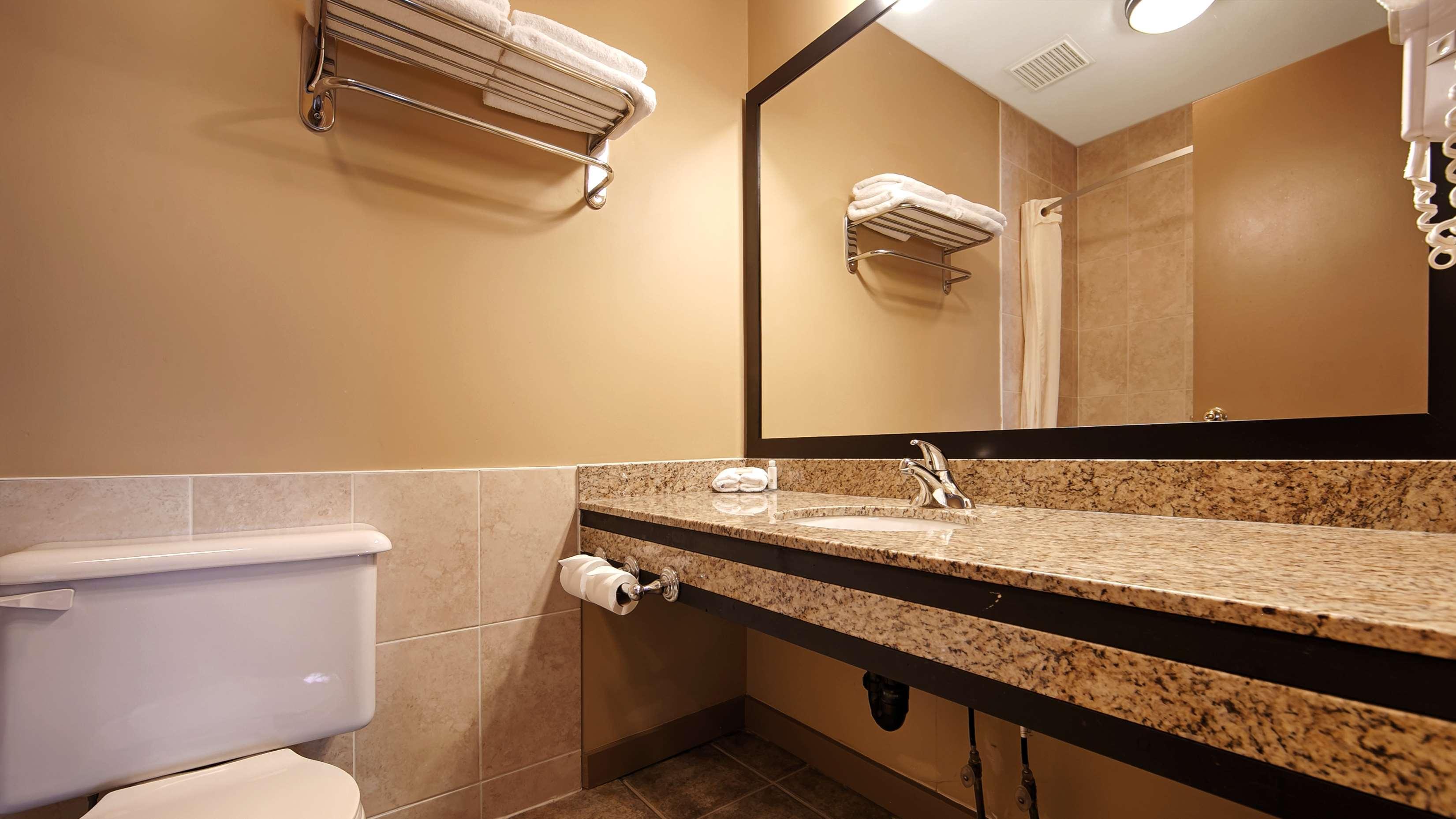 Best Western Maple Ridge Exterior photo