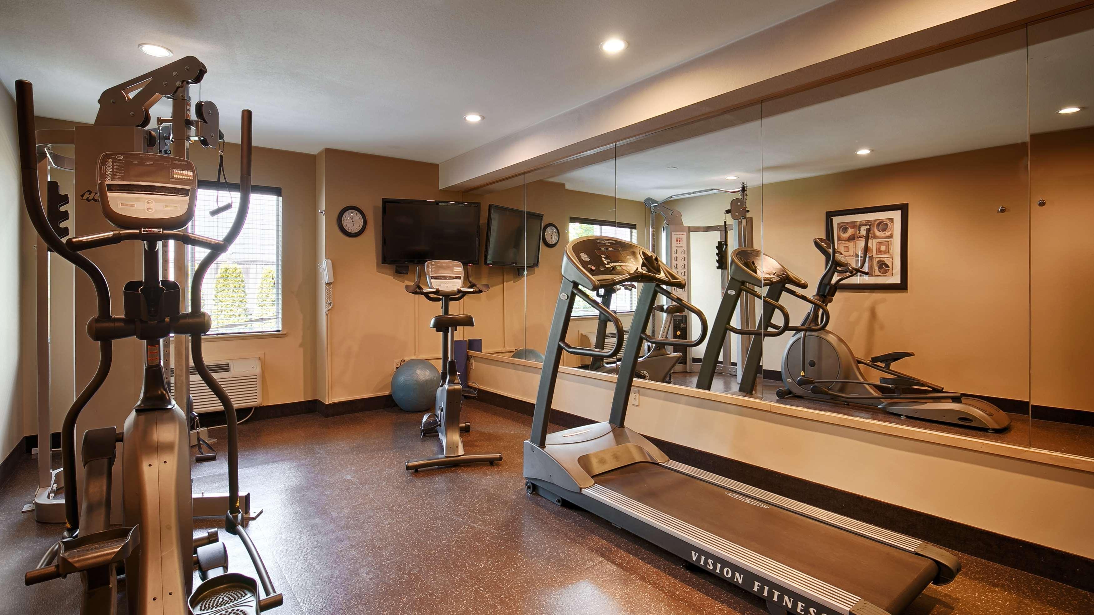 Best Western Maple Ridge Exterior photo