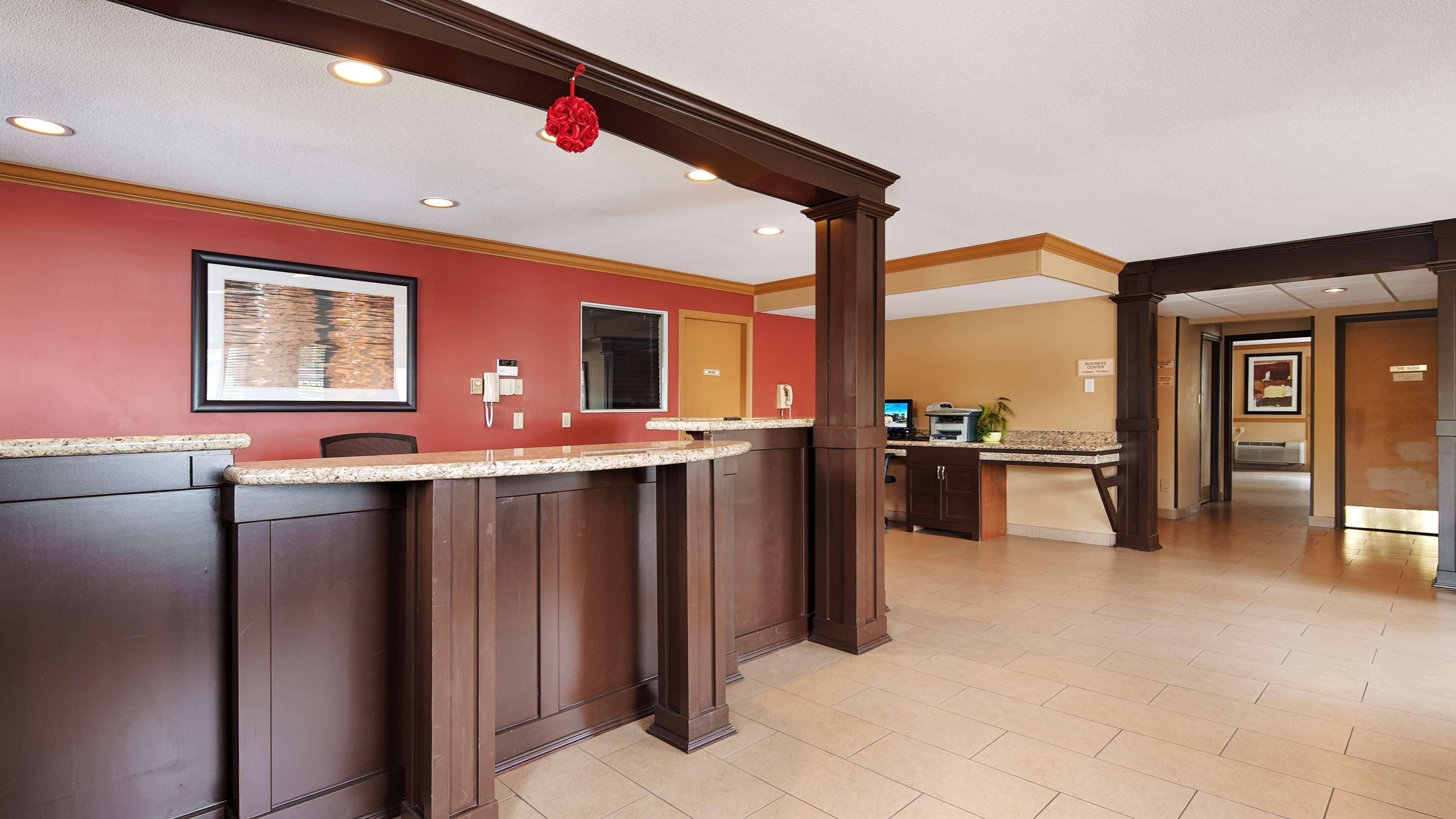 Best Western Maple Ridge Exterior photo