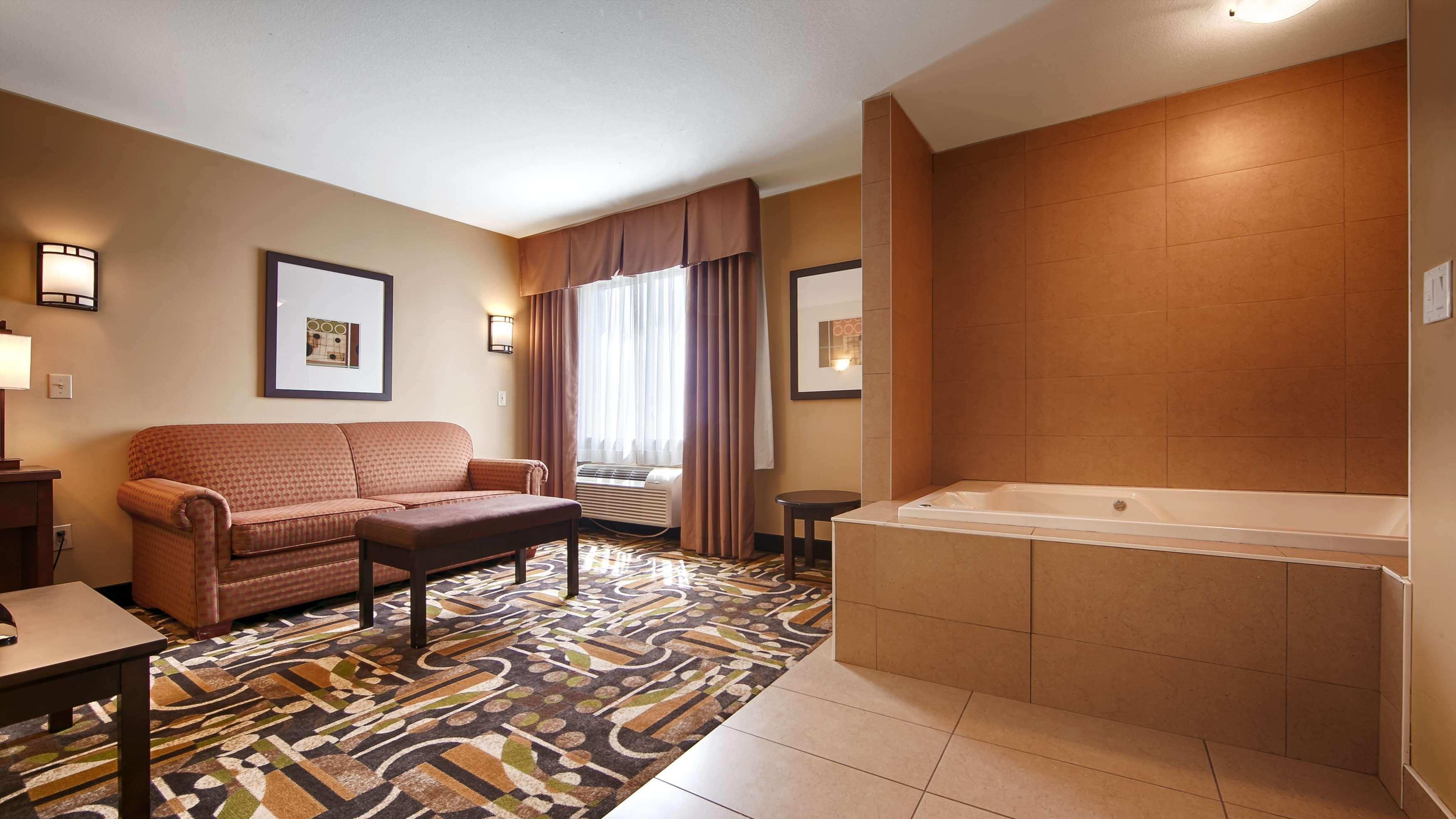 Best Western Maple Ridge Exterior photo