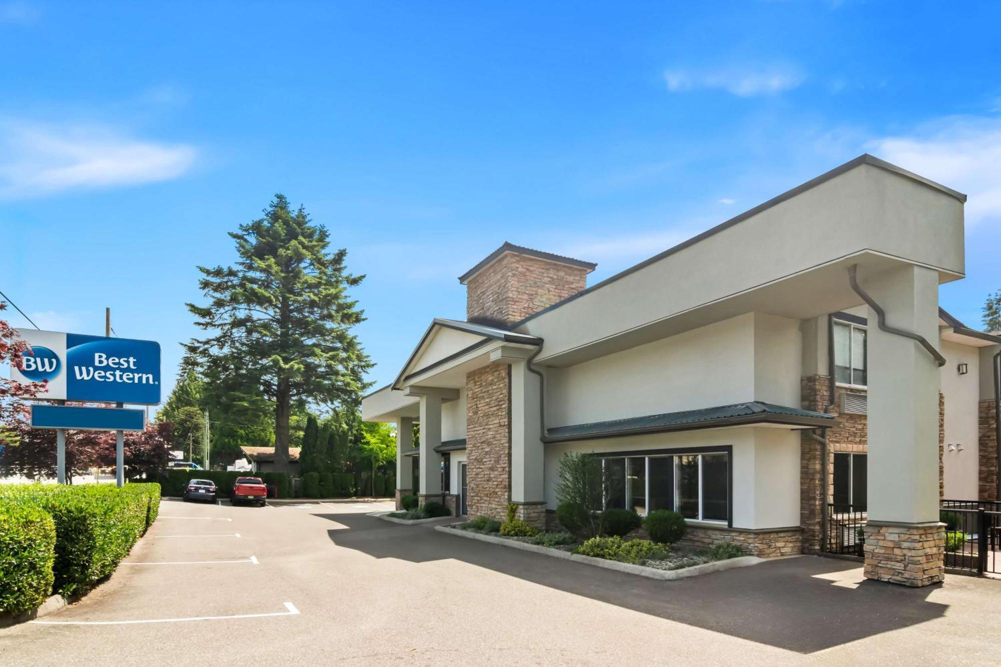 Best Western Maple Ridge Exterior photo