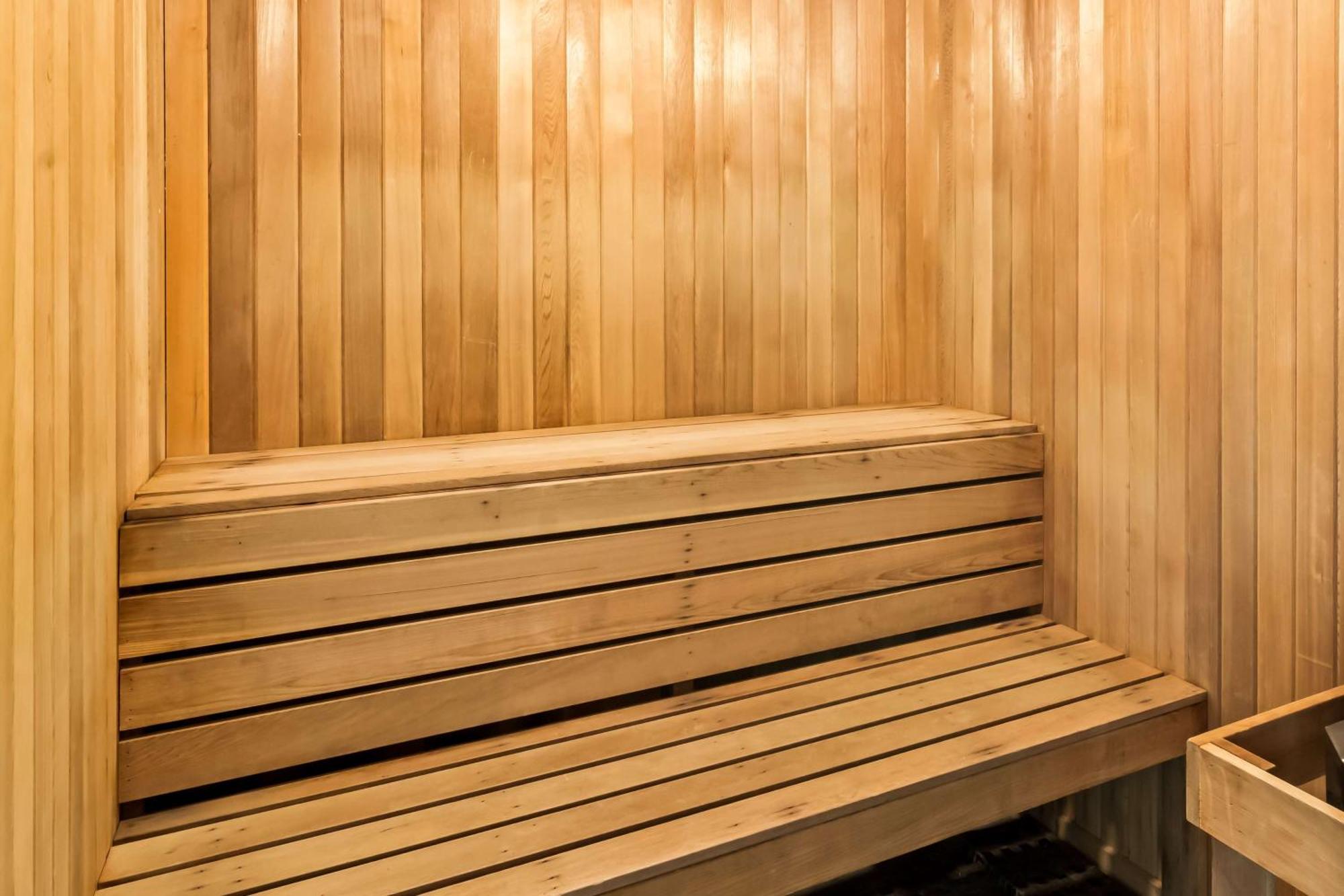 Best Western Maple Ridge Exterior photo