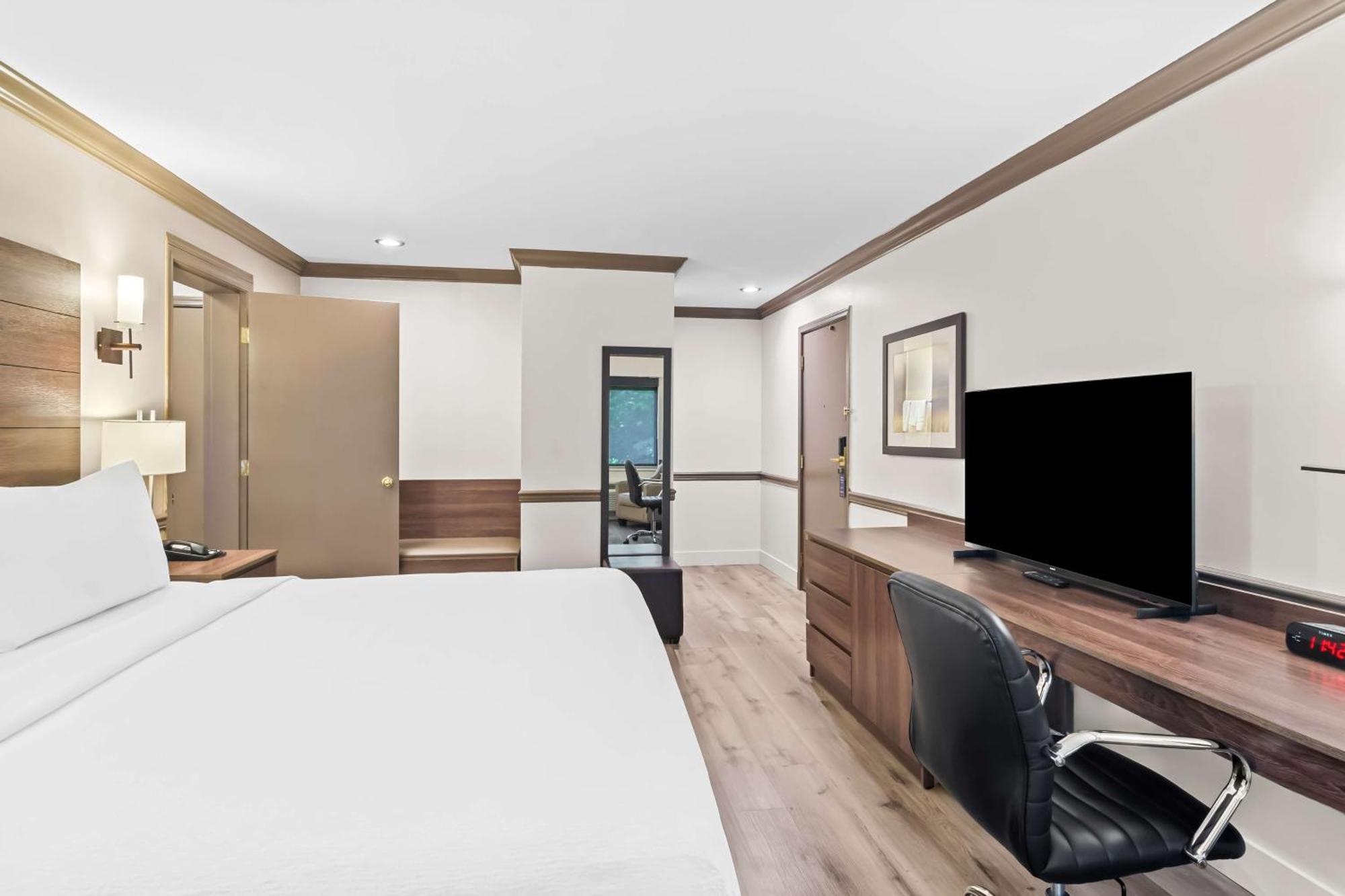Best Western Maple Ridge Exterior photo