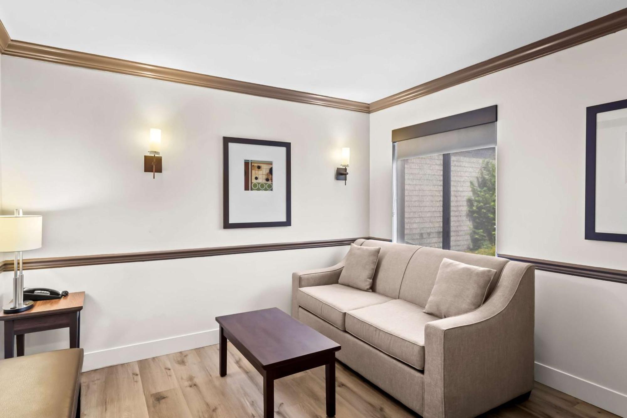 Best Western Maple Ridge Exterior photo