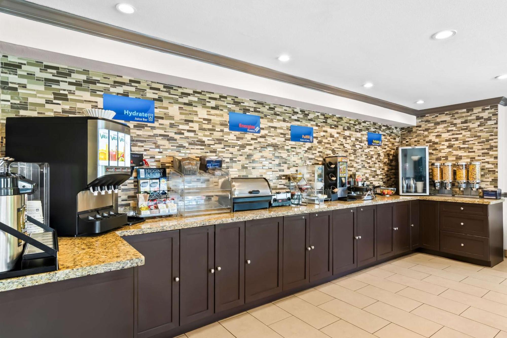 Best Western Maple Ridge Exterior photo