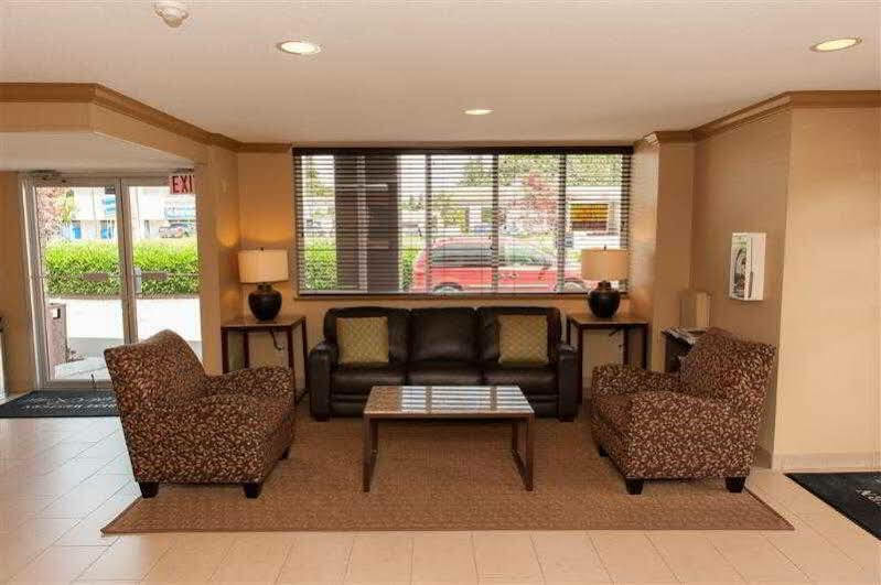 Best Western Maple Ridge Exterior photo